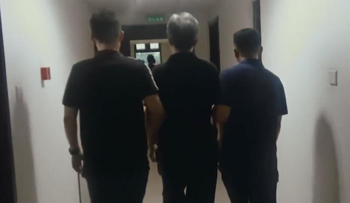 曝国安抓捕间谍画面;曝国安抓捕间谍画面是真的吗